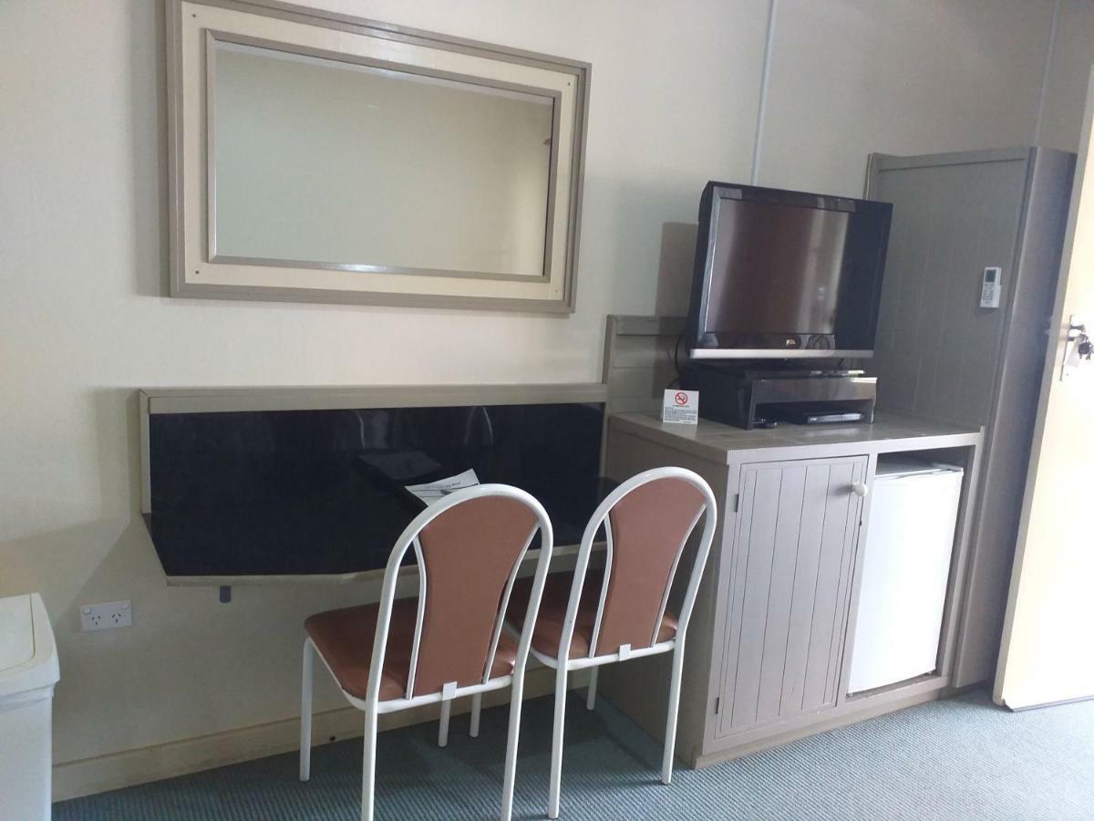 Bucketts Way Motel Gloucester Eksteriør billede
